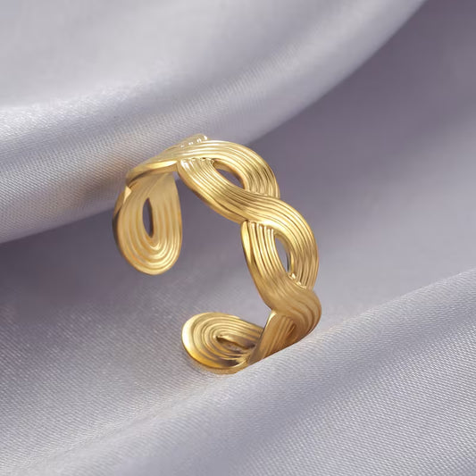 Dainty Braided Ring | Support Breast cancer